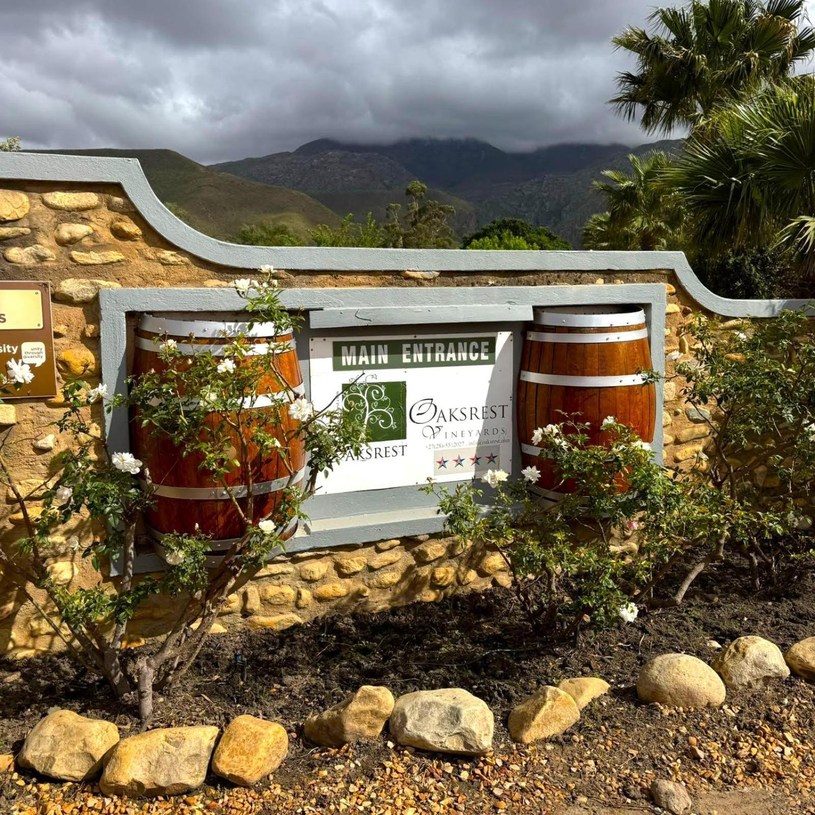 Oaksrest Vineyards Guest Farm Hotel Ладисмит Екстериор снимка